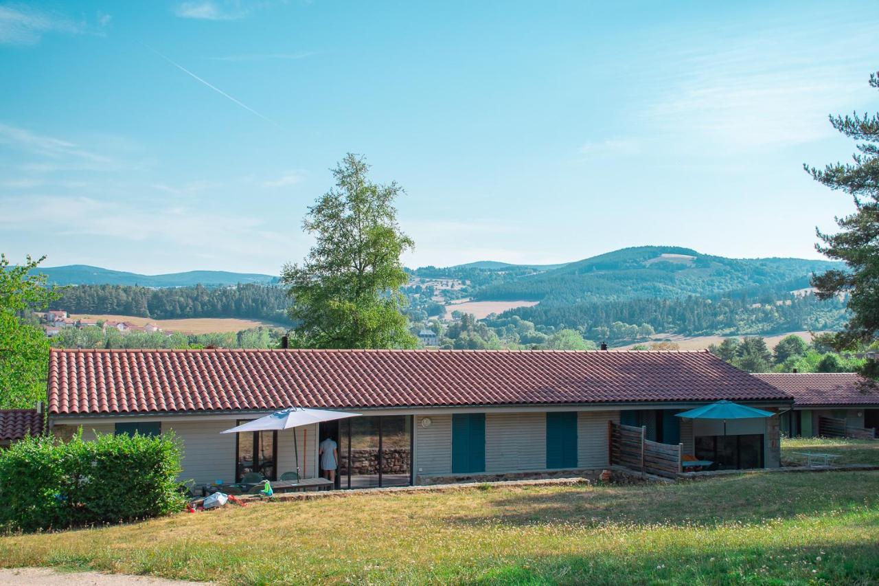 Village De Gites De La Foret De Ganigal Le Malzieu-Ville Exteriör bild